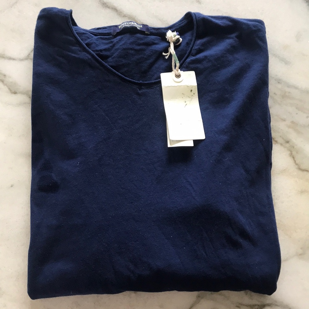 Men’s long sleeve sweater